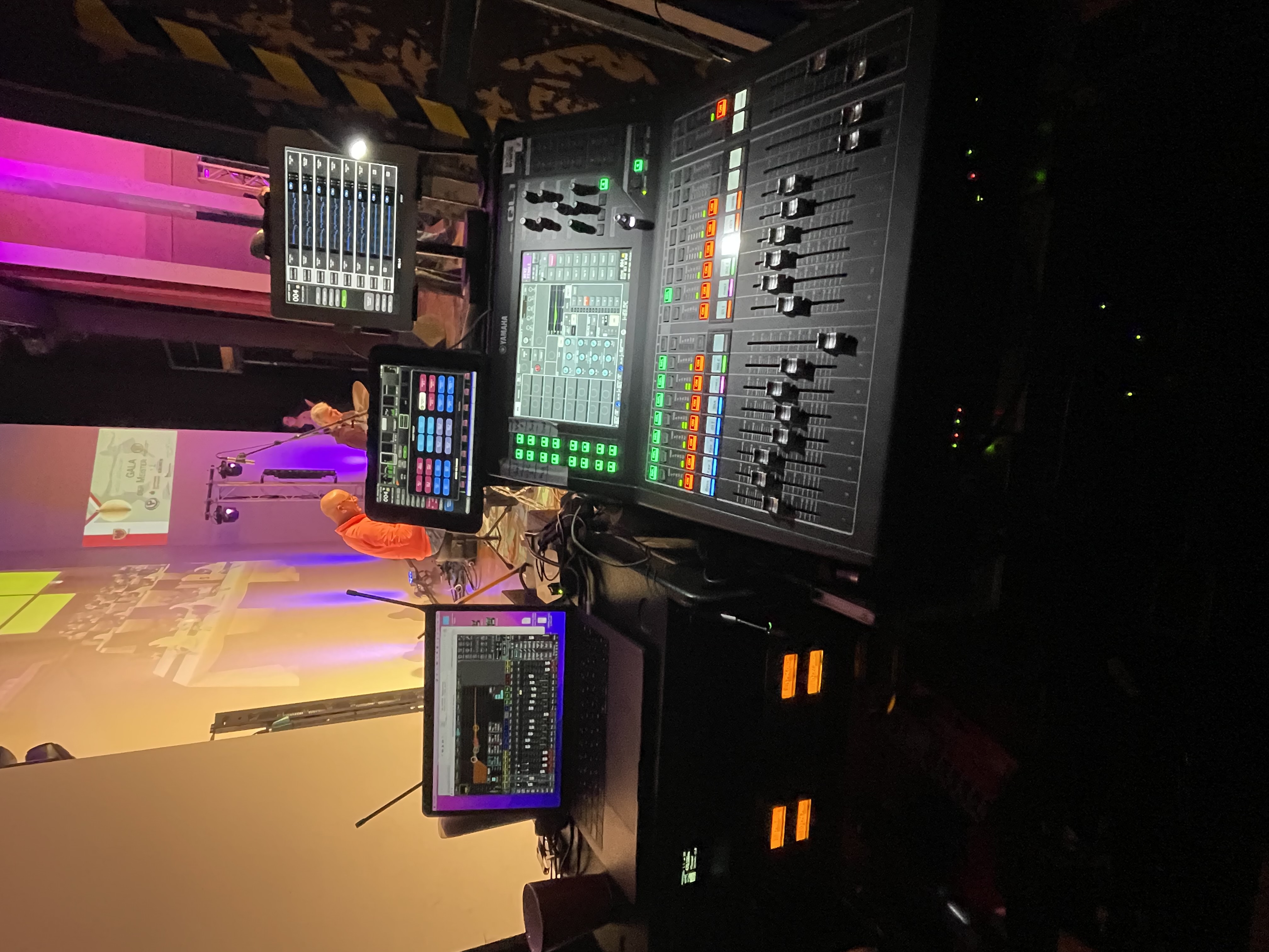 Audio-Setup für große Veranstaltung mit PA-System