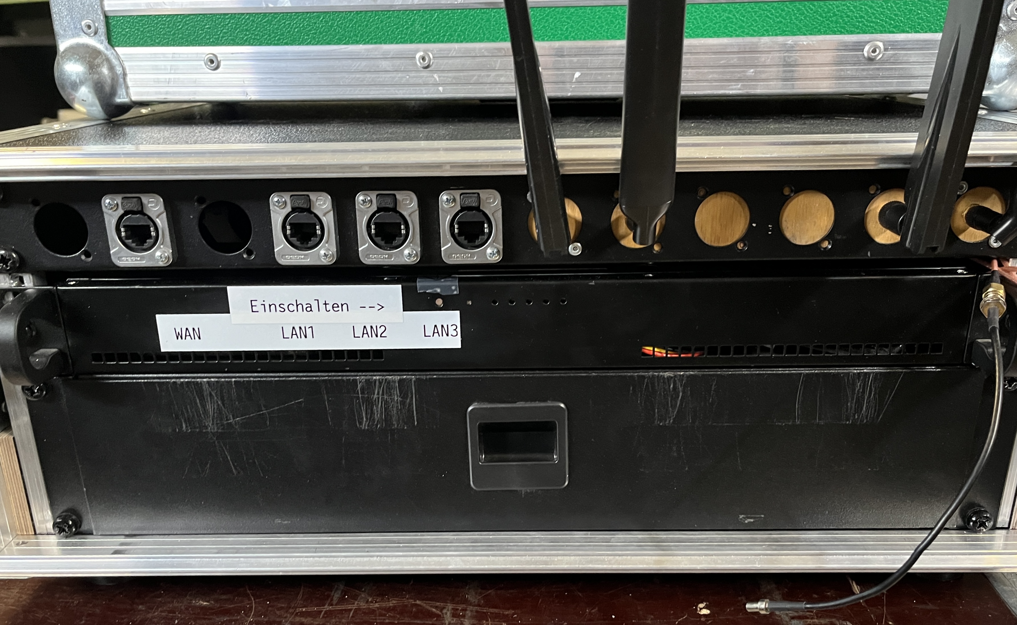 Medien- und Netzwerktechnik für Präsentationsumgebungen